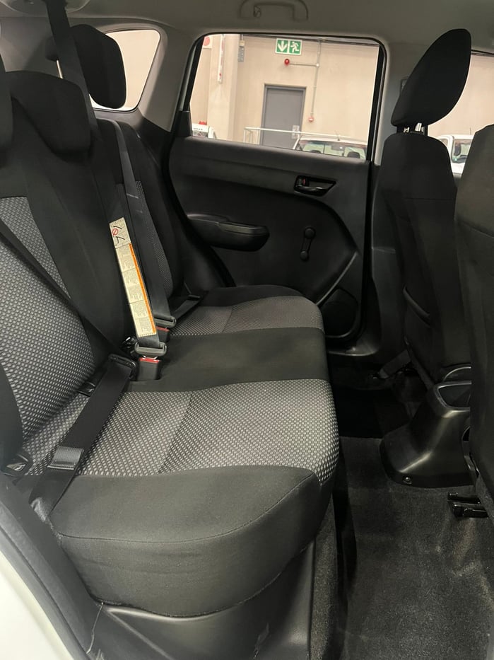 2016 Suzuki Vitara 1.6 GL Q2FyTGlzdGluZzo1Nzk4NTQ R169500 | Avo Auto